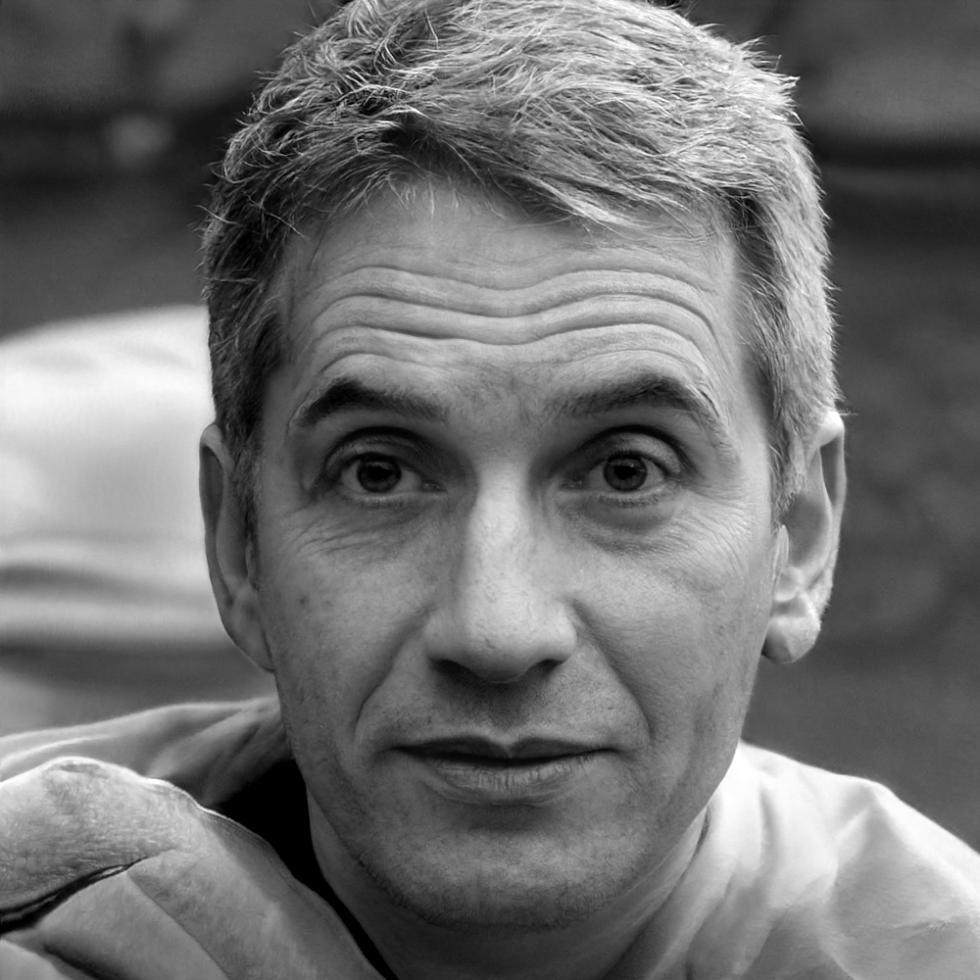Retrato profesional de Fermín Solá, especialista en DCF